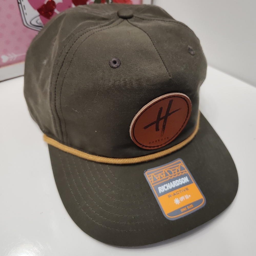 🗻 NWT Richardson R Active UPF 50 OSFA Harbour Nylon Adjustable Trucker Hat - Picture 4 of 10